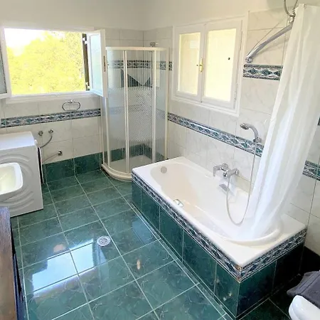 Serenity Vintage House 5 بيت للعطل *